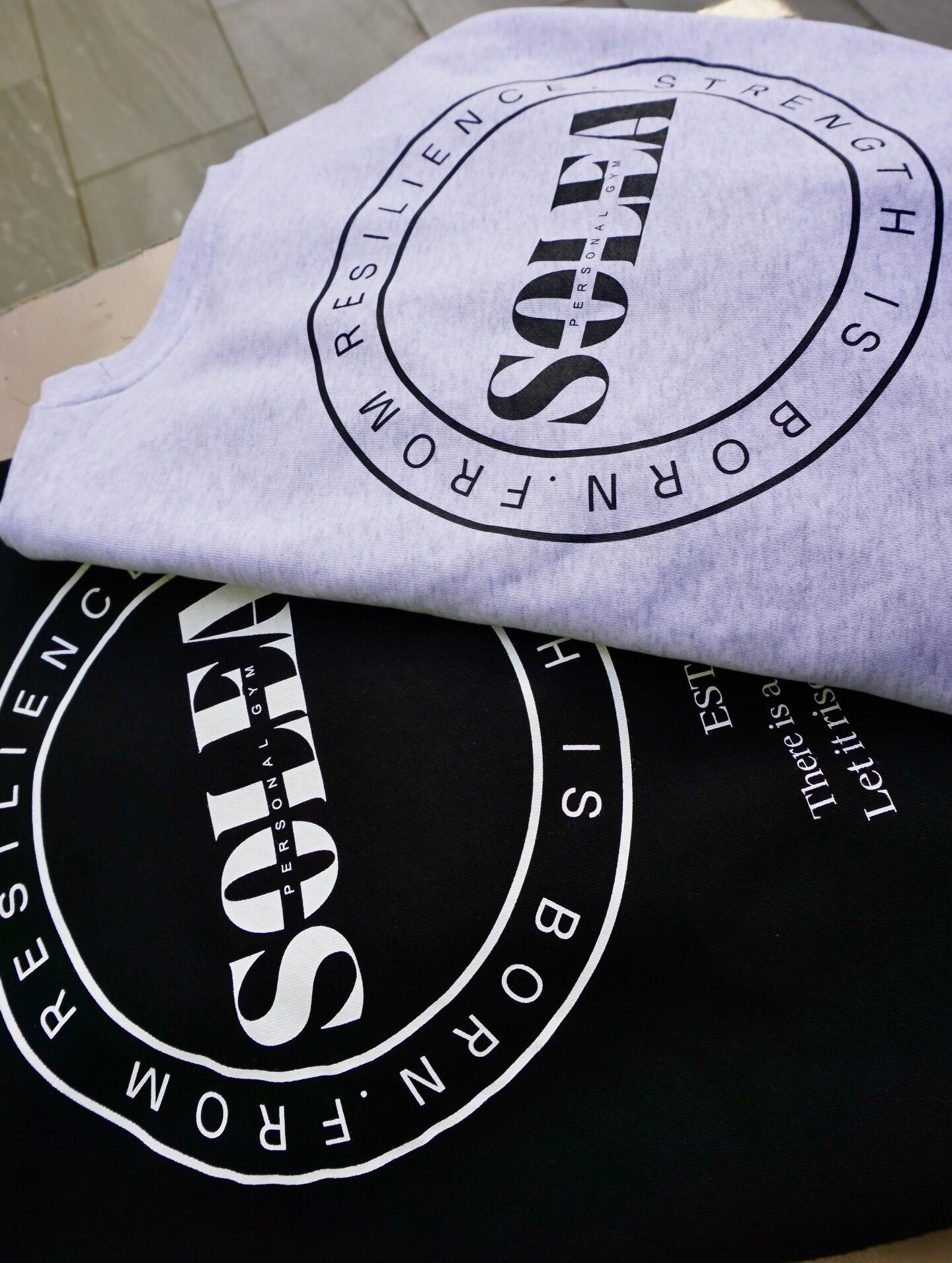 【SOLEA オリジナルトレーナー発売】
